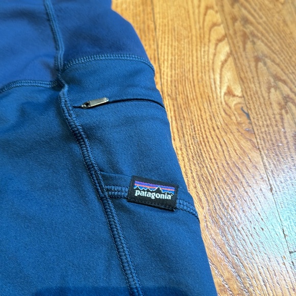 Patagonia blue cropped leggings with pockets size xs - Picture 5 of 5